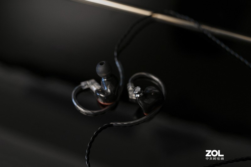 配置调音两手抓，只做动铁的NFAudio用NA1打破自己的两项纪录