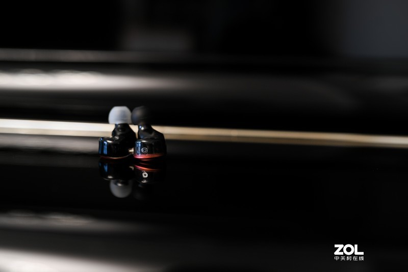 配置调音两手抓，只做动铁的NFAudio用NA1打破自己的两项纪录