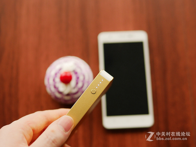 时尚中的便携——贝赫曼（PARKMAN）波士T2 8000毫安聚合物移动电源