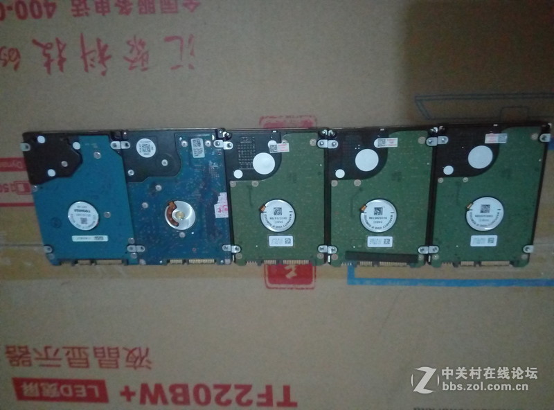 出一些拆机2.5寸坏笔记本硬盘，四个星空体育平台1TB，一个日立1TB，一个东芝640G，共230元