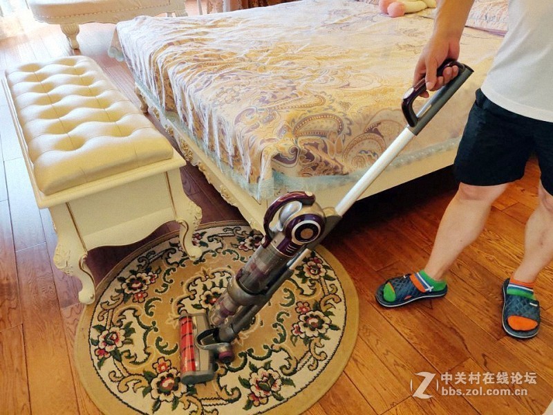 让男人也爱上了快乐清洁——莱克魔洁M85 Plus 立式|手持无线吸尘器新玩法（视频）