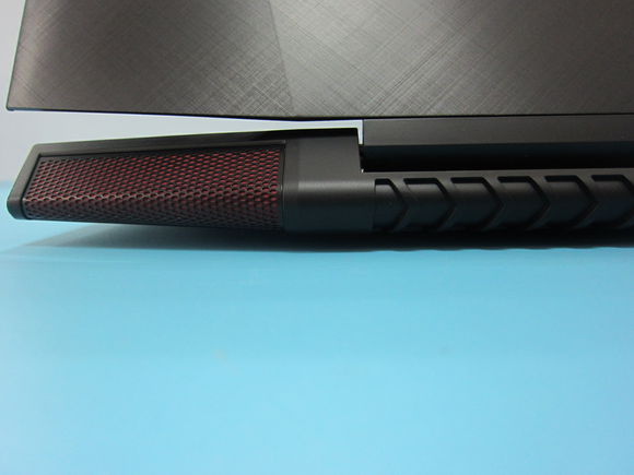 新品Y700-15ISK 自带固态接口和LG的IPS屏幕 完爆Y50