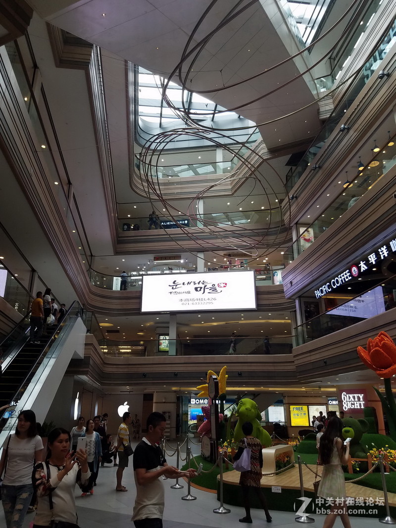 星空体育平台S7 edge JPG直出和RAW转JPG后的对比