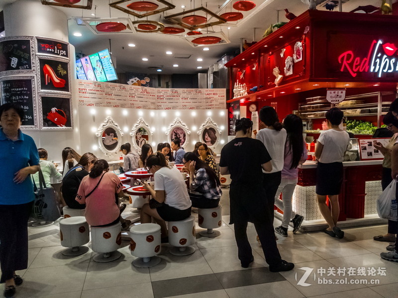 星空体育平台S7 edge JPG直出和RAW转JPG后的对比