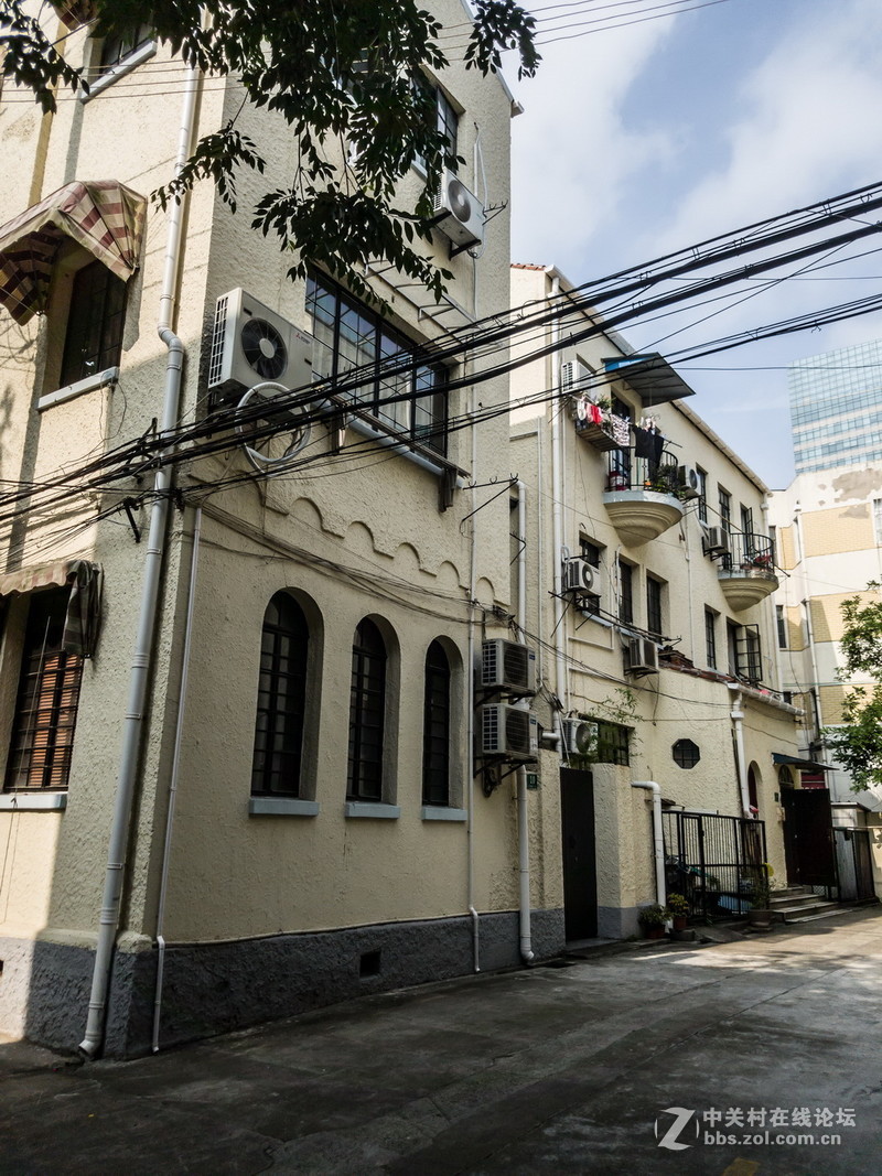 星空体育平台S7 edge JPG直出和RAW转JPG后的对比