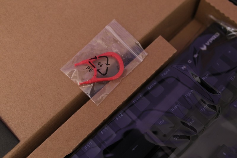 玩游戏我选cherry黑轴，雷柏V805机械键盘评测