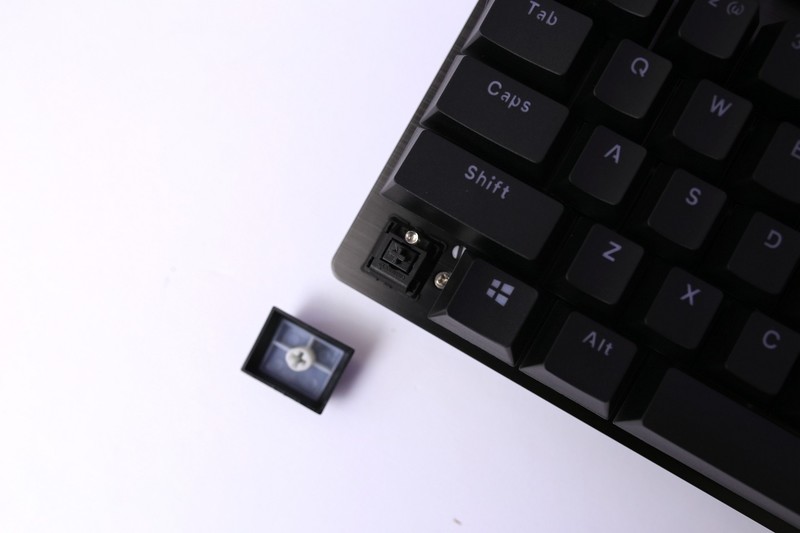 玩游戏我选cherry黑轴，雷柏V805机械键盘评测