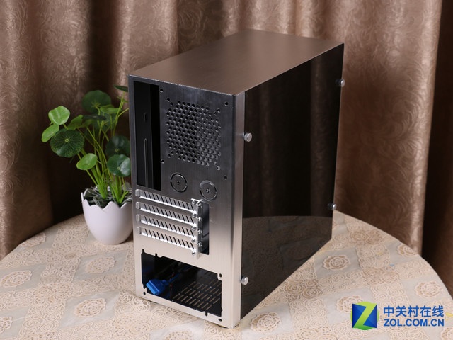 航嘉冷静王冰河机箱系列皆为精品