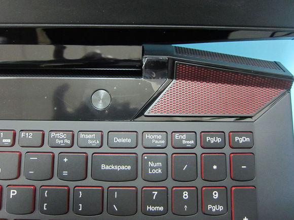 新品Y700-15ISK 自带固态接口和LG的IPS屏幕 完爆Y50