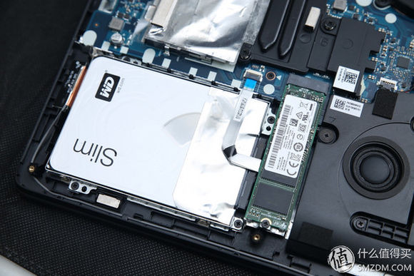 新品Y700-15ISK 自带固态接口和LG的IPS屏幕 完爆Y50