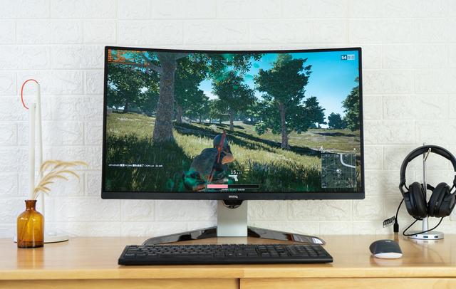 曲面屏打游戏到底有多爽？感觉自己在战场！