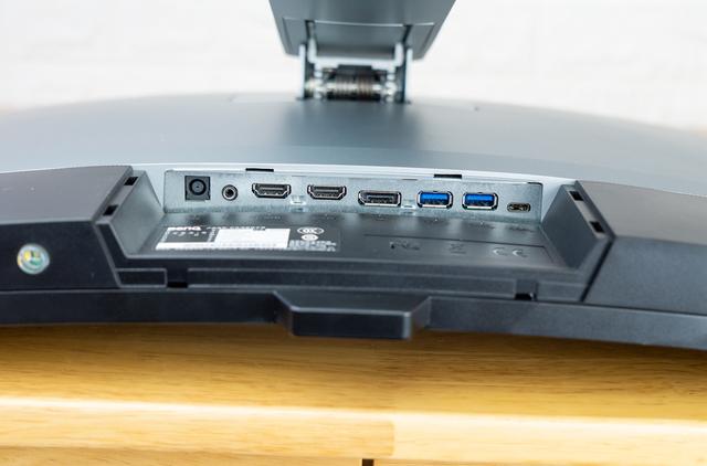 曲面屏打游戏到底有多爽？感觉自己在战场！