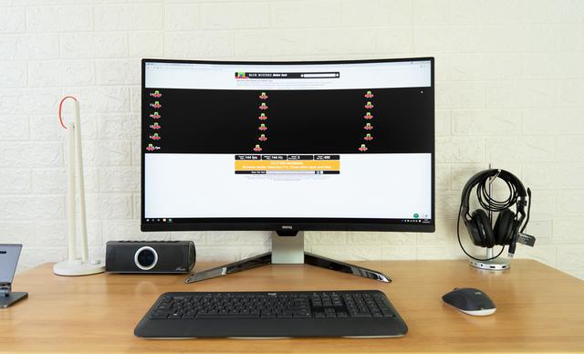 曲面屏打游戏到底有多爽？感觉自己在战场！