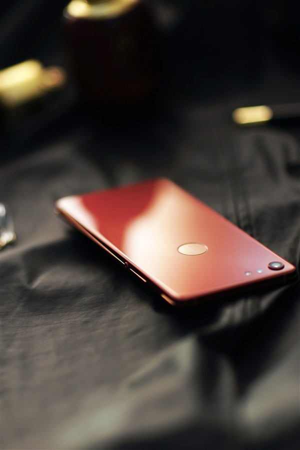 坚果pro 2绝美图赏 !烈焰红唇!