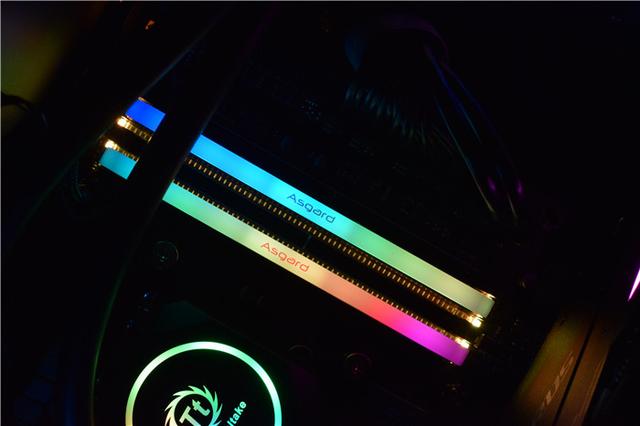 电脑内存选购经验，RGB灯光3200HZ，阿斯加特洛极W2内存如何？