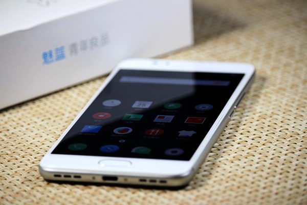 千元机里面的最佳颜值手机魅蓝5S评测