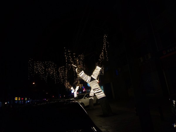 千元机里面的最佳颜值手机魅蓝5S评测