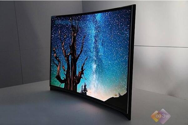 家里电视坏了,要不要换成曲屏电视?要!