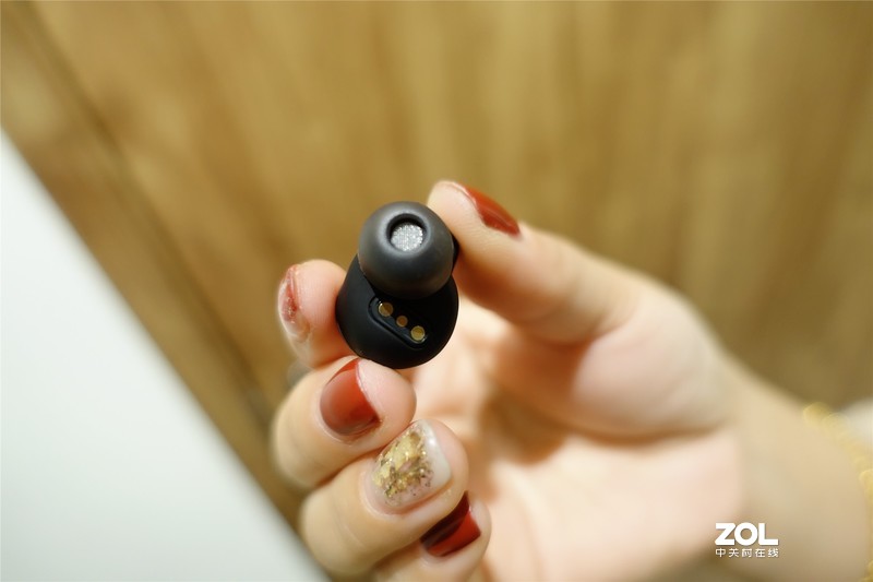 全频动铁单元+主从无缝切换，让你感受魔浪O5 Puls蓝牙耳机的品质