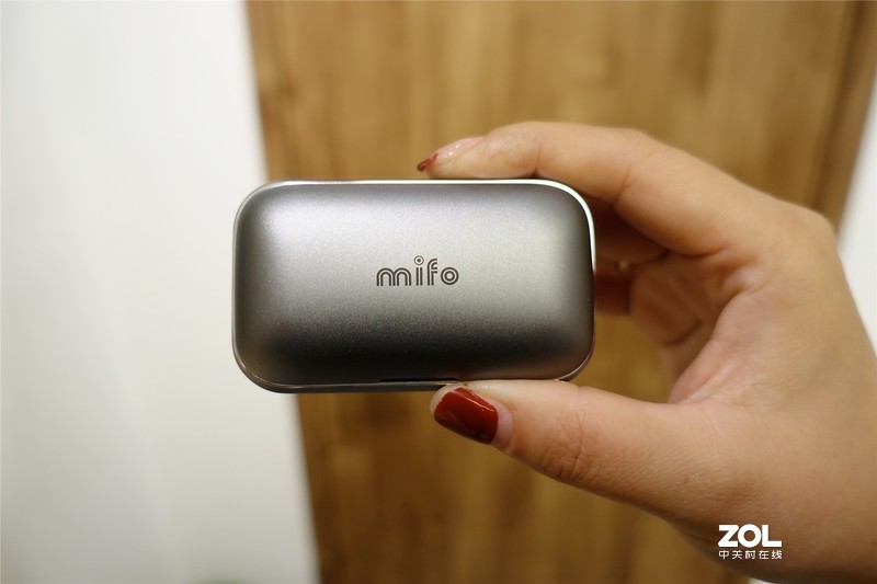 全频动铁单元+主从无缝切换，让你感受魔浪O5 Puls蓝牙耳机的品质