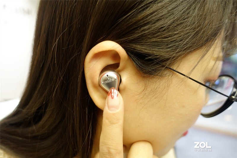 全频动铁单元+主从无缝切换，让你感受魔浪O5 Puls蓝牙耳机的品质
