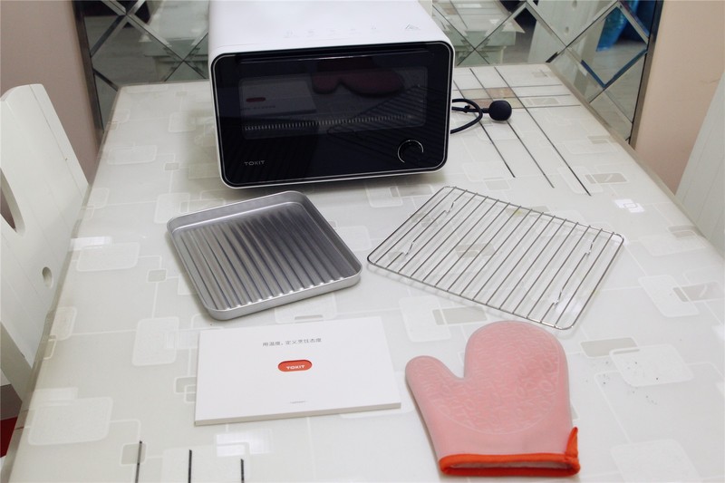 扭扭按按就能完成美食制作？小米有品TOKIT迷你智能电烤箱评测