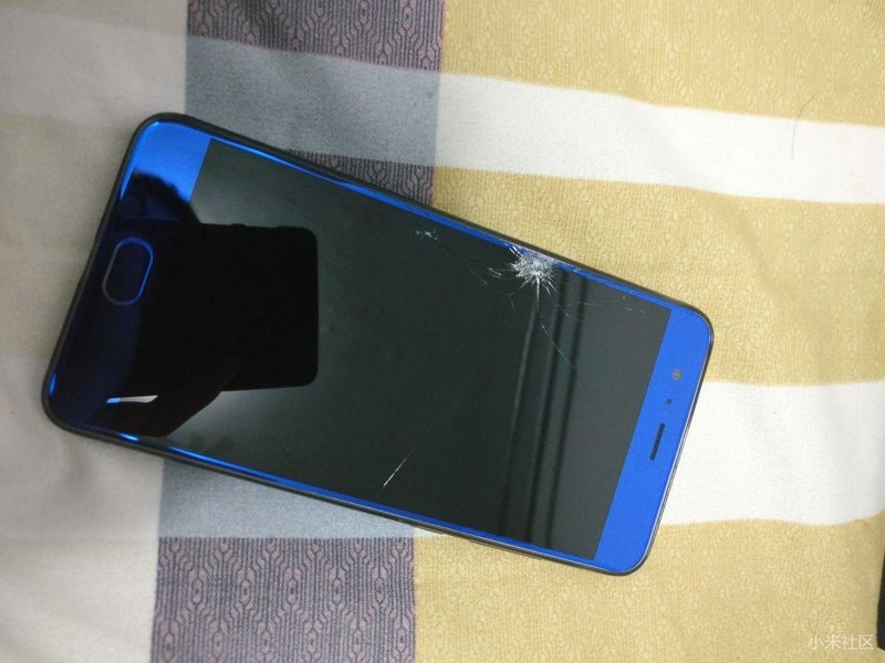 有比我手机碎的更惨的吗，55555