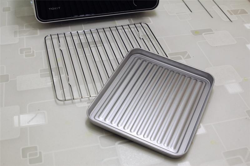 扭扭按按就能完成美食制作？小米有品TOKIT迷你智能电烤箱评测