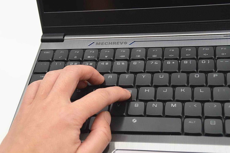 颜值没有名字那么可怕--深海幽灵Z2开箱&外观评测