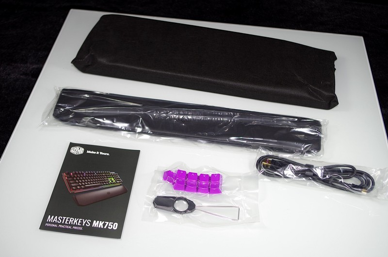 等灯等灯，整个MK750键盘都是RGB灯