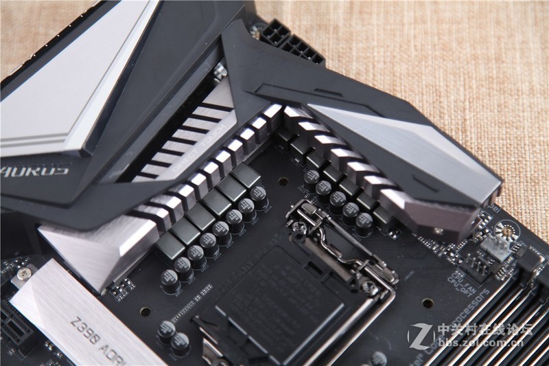 动动手指一分钟，i9-9900K稳定超频5GHz小教程即可到手