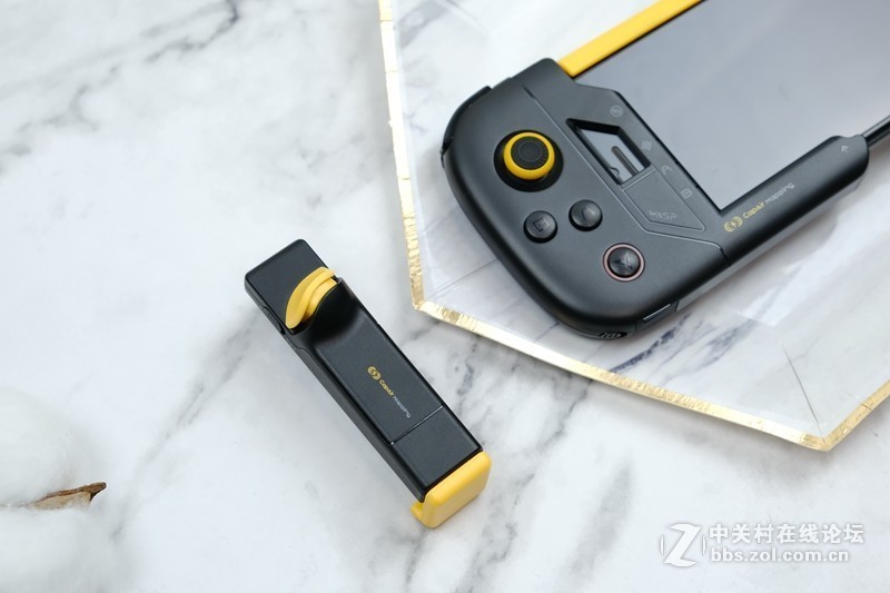 别人家卖9.9元的吃鸡外设，这家居然标价到99元，贵的果然好用！