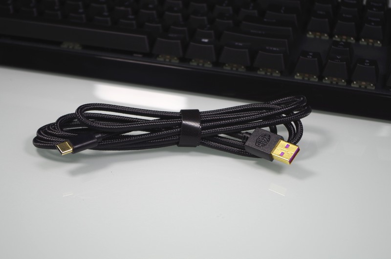 等灯等灯，整个MK750键盘都是RGB灯