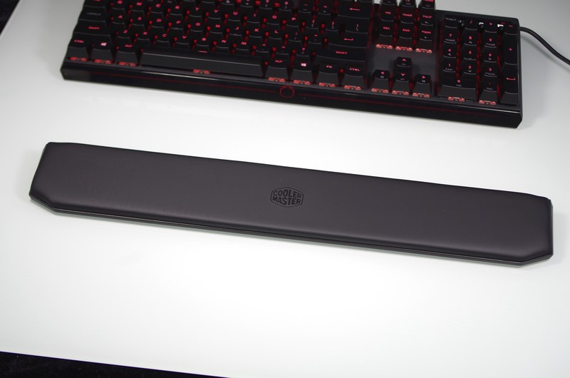 等灯等灯，整个MK750键盘都是RGB灯