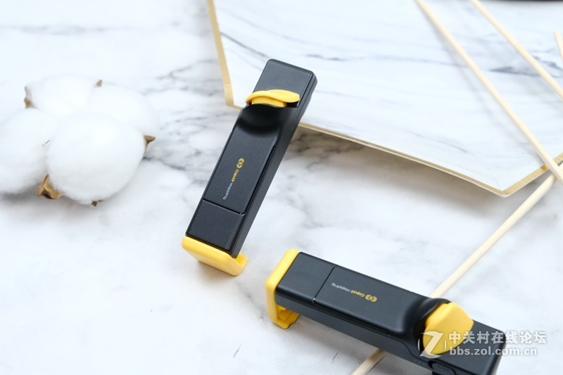 别人家卖9.9元的吃鸡外设，这家居然标价到99元，贵的果然好用！