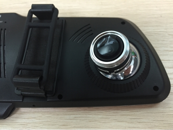 超薄边框设计，驾客C-07智能后视镜行车记录仪评测