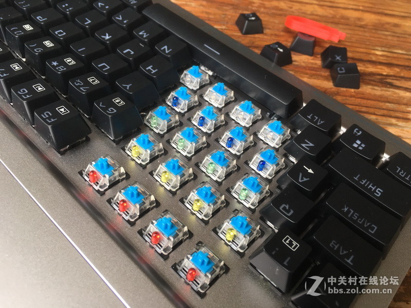 超薄金属游戏机械键盘来袭？