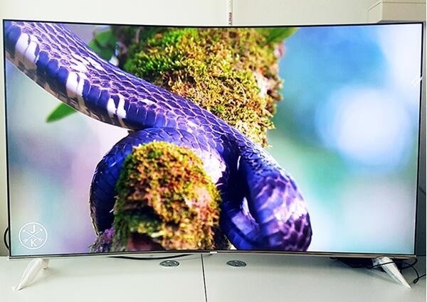 只属于自己的家庭影院——曲面电视