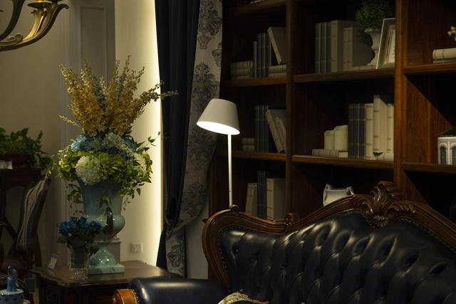 兼容小爱同学和Apple HomeKit，Yeelight星辰落地灯上手体验