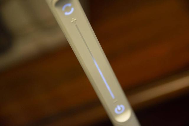 兼容小爱同学和Apple HomeKit，Yeelight星辰落地灯上手体验