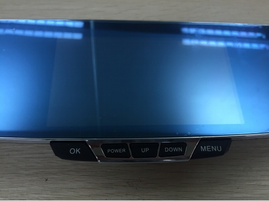 超薄边框设计，驾客C-07智能后视镜行车记录仪评测