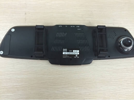 超薄边框设计，驾客C-07智能后视镜行车记录仪评测