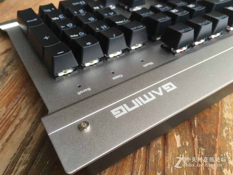 超薄金属游戏机械键盘来袭？