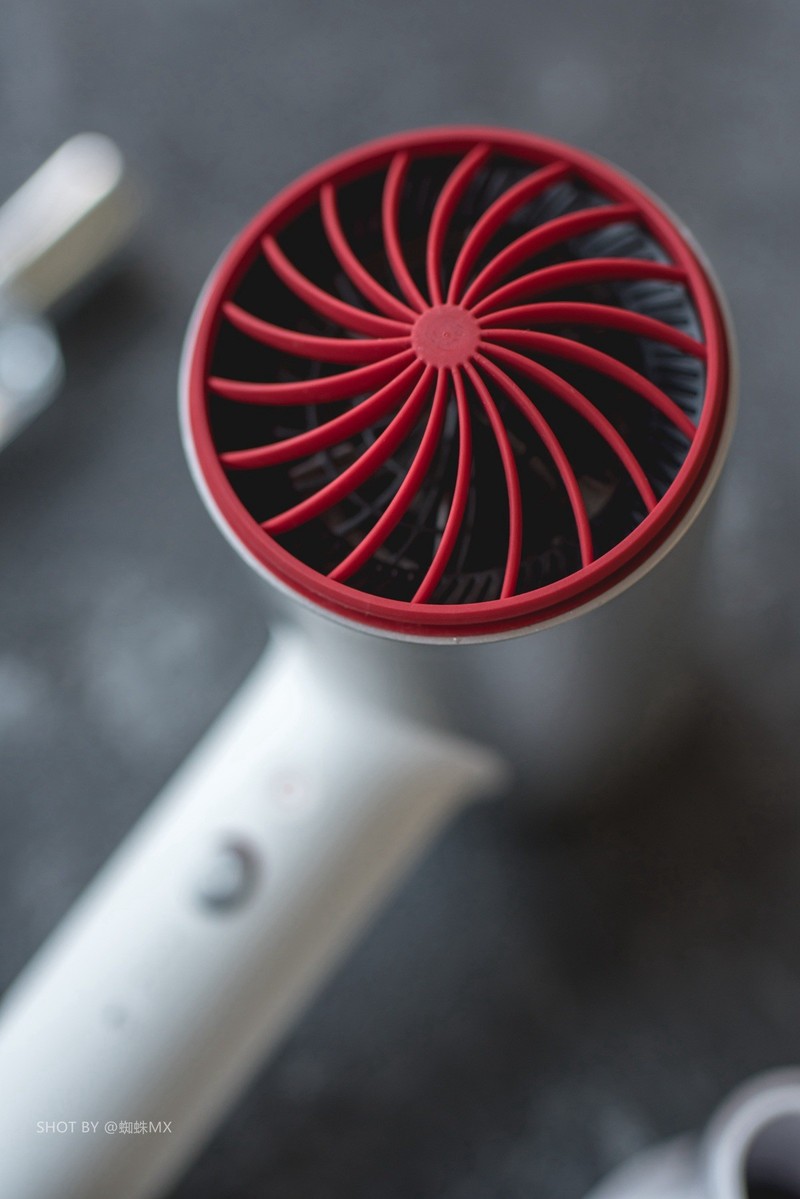好看的电吹风辣么多,唯有它吸引我:小米生态链素士电吹风上手