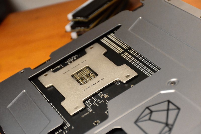 GIGABYTE X399 DESIGNARE EX 主板开箱上机