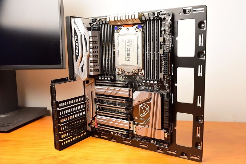 GIGABYTE X399 DESIGNARE EX 主板开箱上机