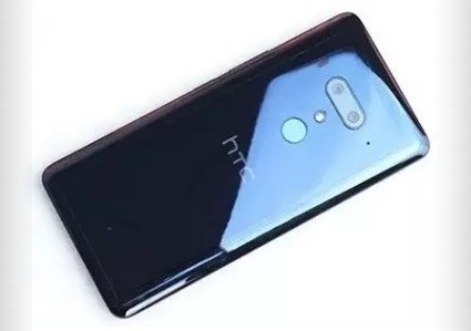HTC不跟风iPhoneX采用竖排双摄像头
