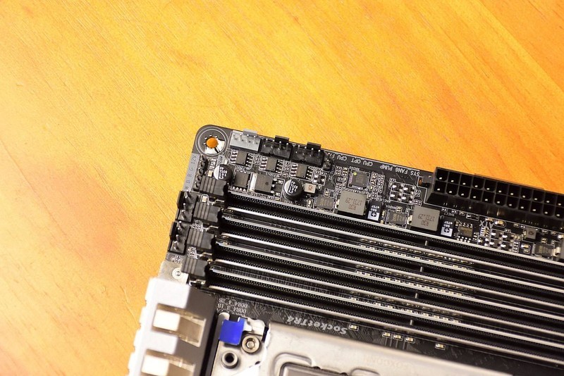 GIGABYTE X399 DESIGNARE EX 主板开箱上机