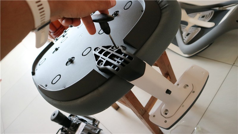 黑白调蝶翼双腰托人体工学椅：6大特点给你清凉夏天