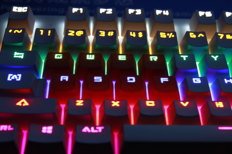 “快、准、狠”把玩血手幽灵B740，感受完美快感